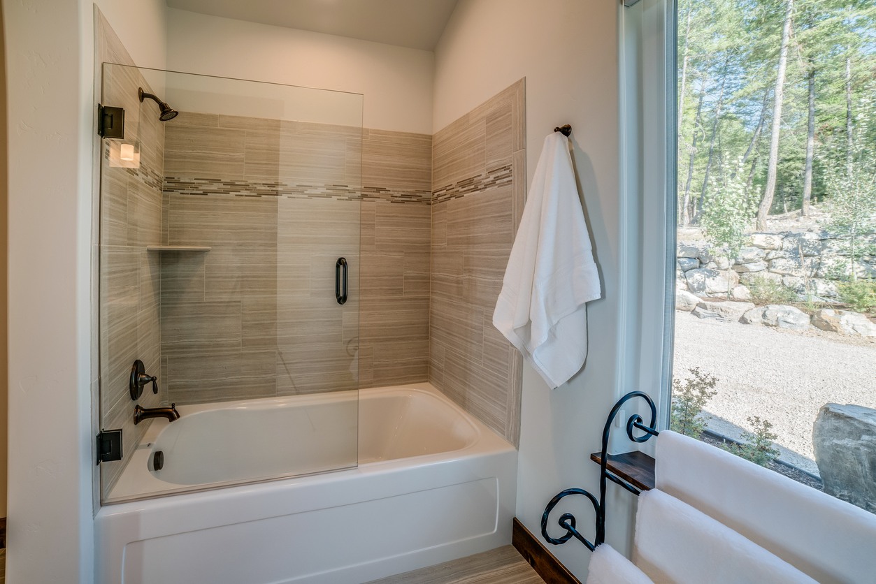 Shower & Tub Installation in Pine Hills